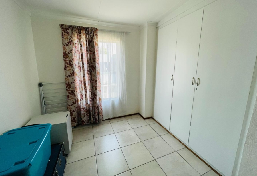 2 Bedroom Property for Sale in Mulbarton Gauteng