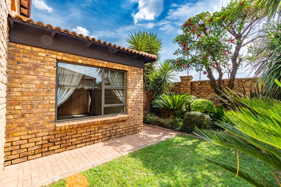 3 Bedroom Property for Sale in Beyers Park Gauteng