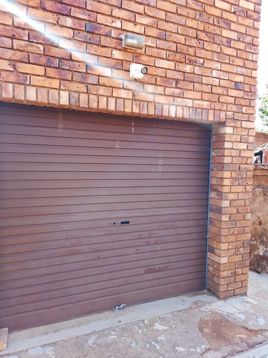 2 Bedroom Property for Sale in Pretoria West Gauteng