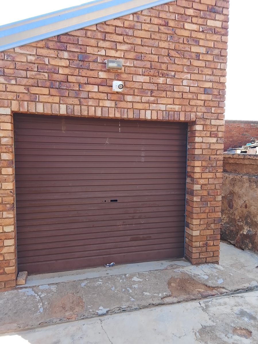 2 Bedroom Property for Sale in Pretoria West Gauteng