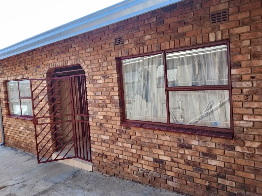 2 Bedroom Property for Sale in Pretoria West Gauteng