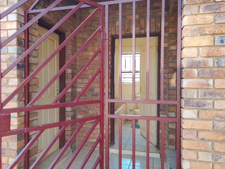 2 Bedroom Property for Sale in Pretoria West Gauteng