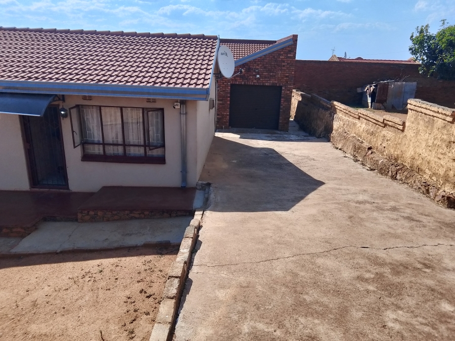 2 Bedroom Property for Sale in Pretoria West Gauteng