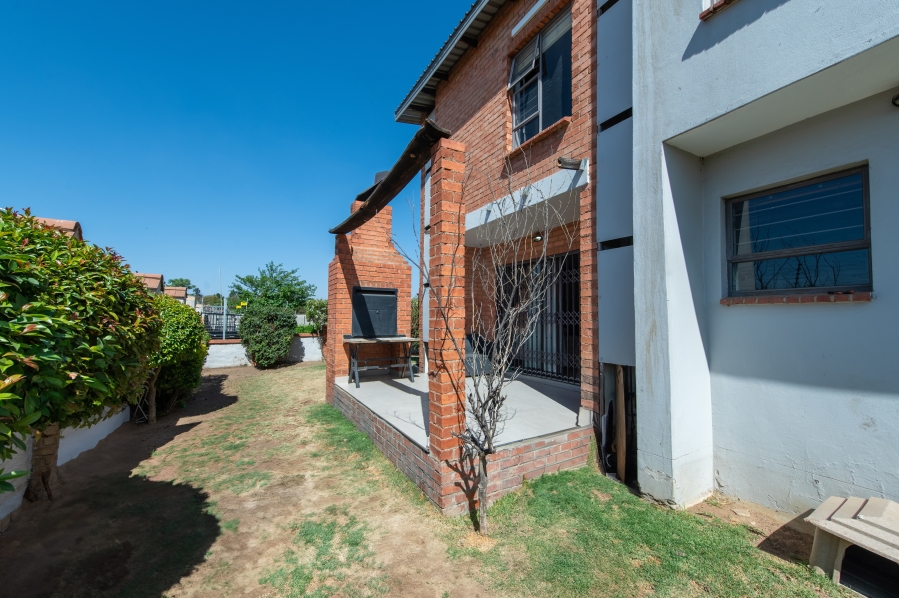 3 Bedroom Property for Sale in Noordwyk Gauteng