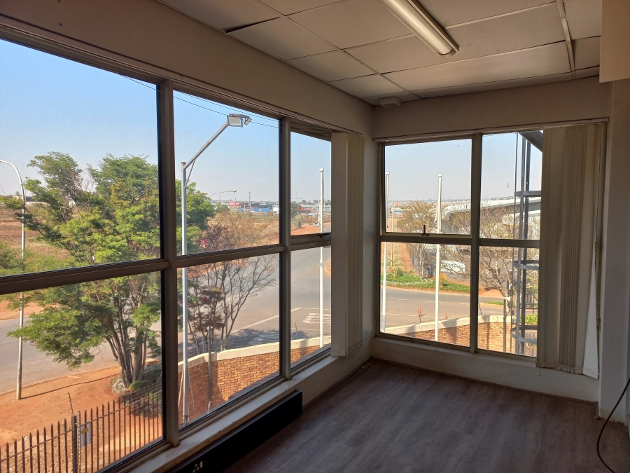 To Let commercial Property for Rent in Clayville Gauteng