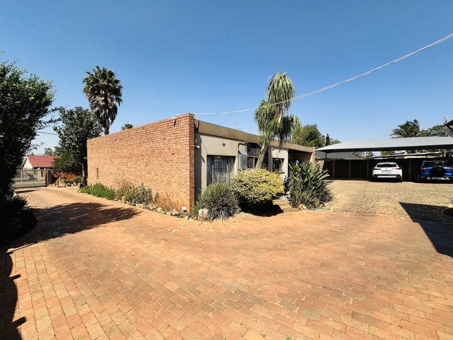 4 Bedroom Property for Sale in Kibler Park Gauteng