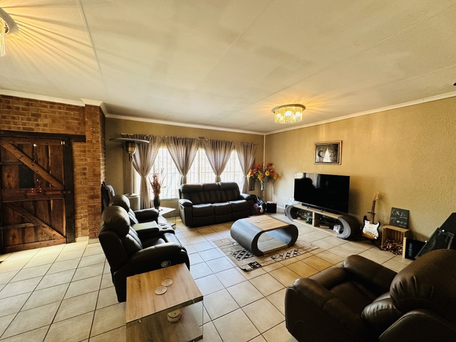 4 Bedroom Property for Sale in Kibler Park Gauteng