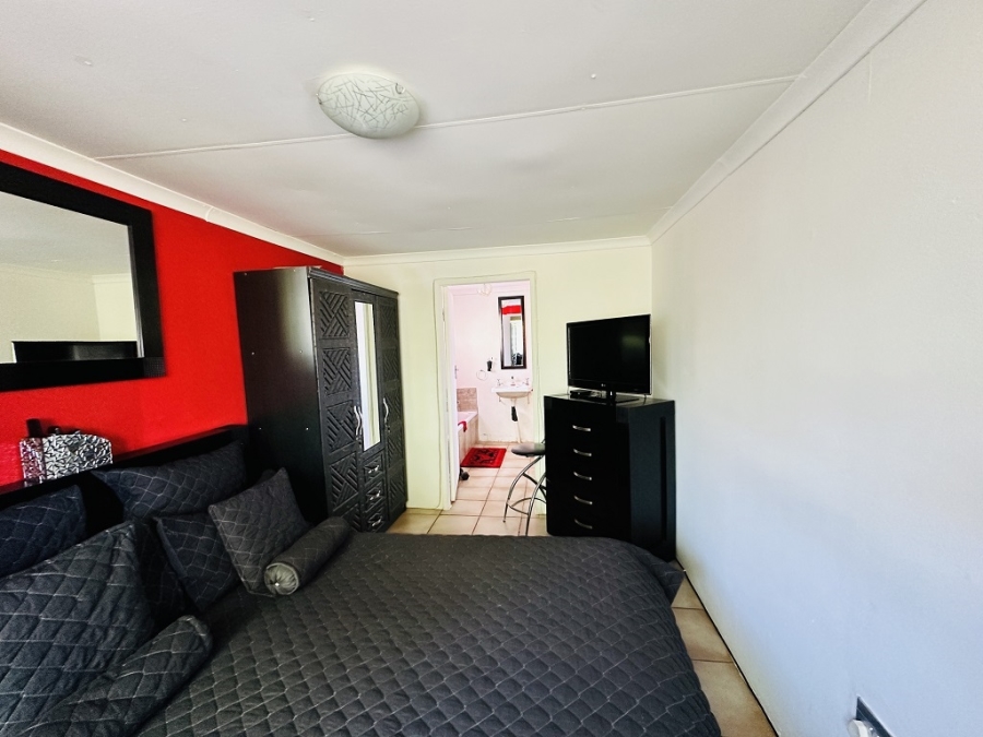 4 Bedroom Property for Sale in Kibler Park Gauteng