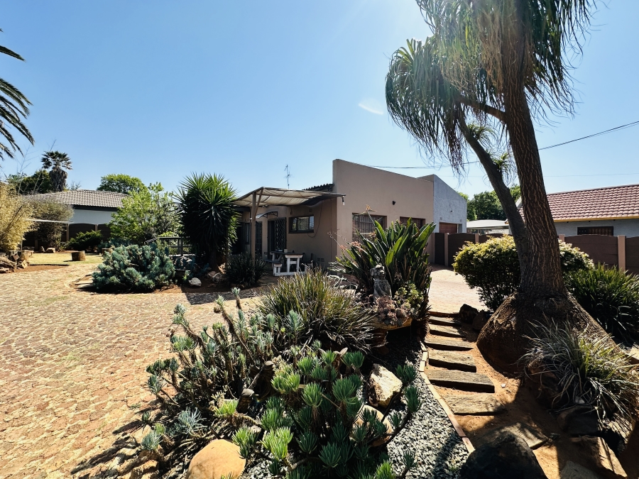 4 Bedroom Property for Sale in Kibler Park Gauteng