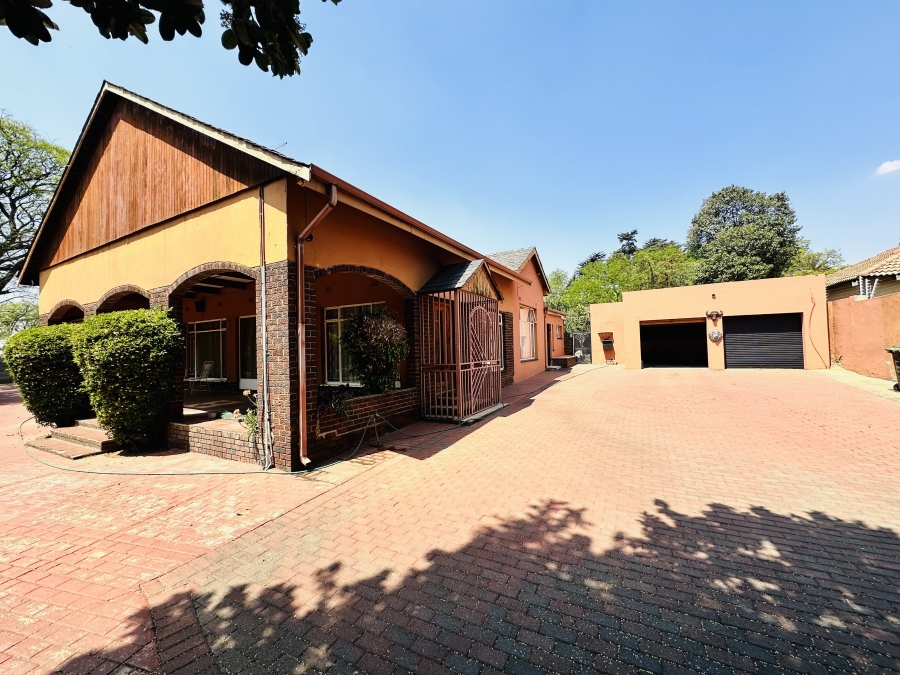 5 Bedroom Property for Sale in Denlee Gauteng