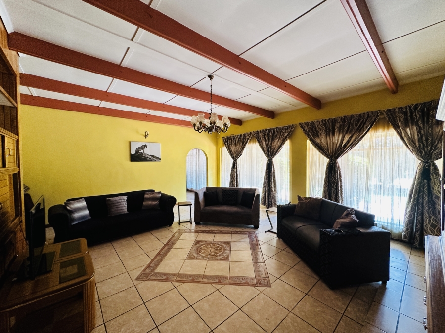 5 Bedroom Property for Sale in Denlee Gauteng