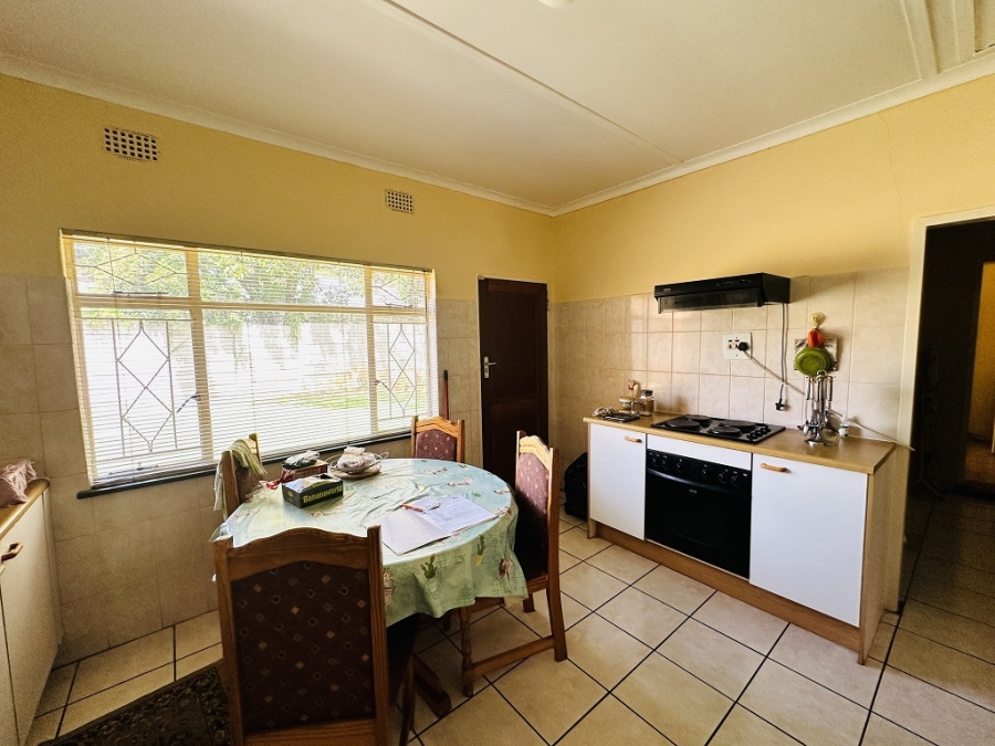 5 Bedroom Property for Sale in Denlee Gauteng