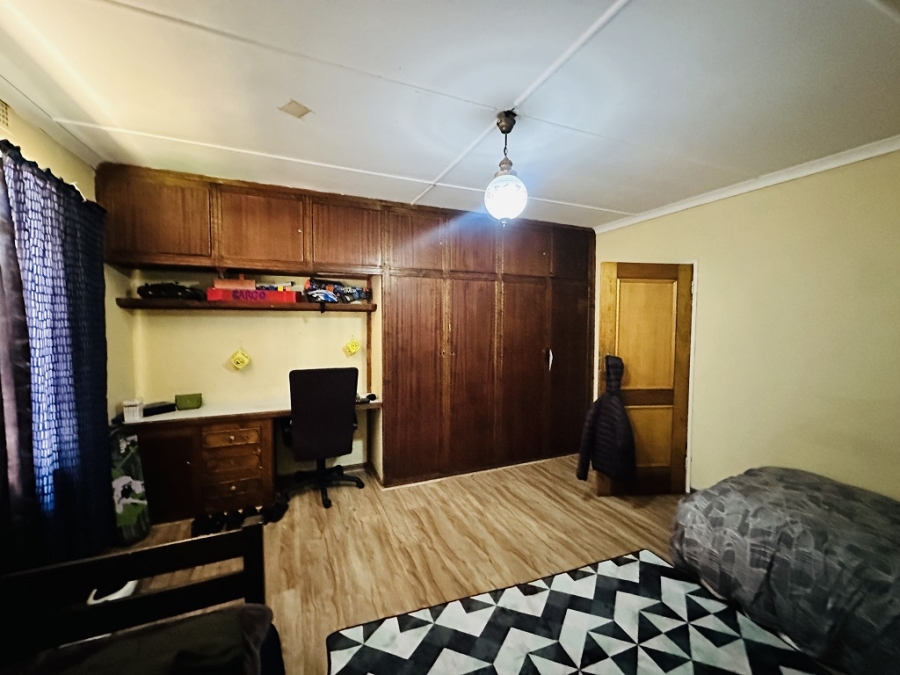 5 Bedroom Property for Sale in Denlee Gauteng