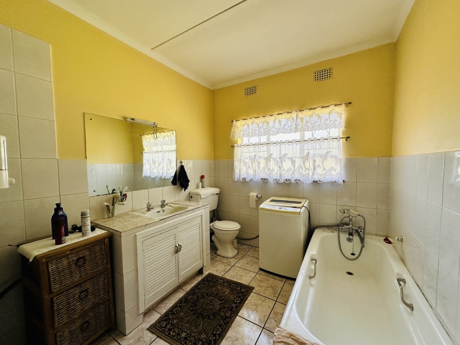 5 Bedroom Property for Sale in Denlee Gauteng