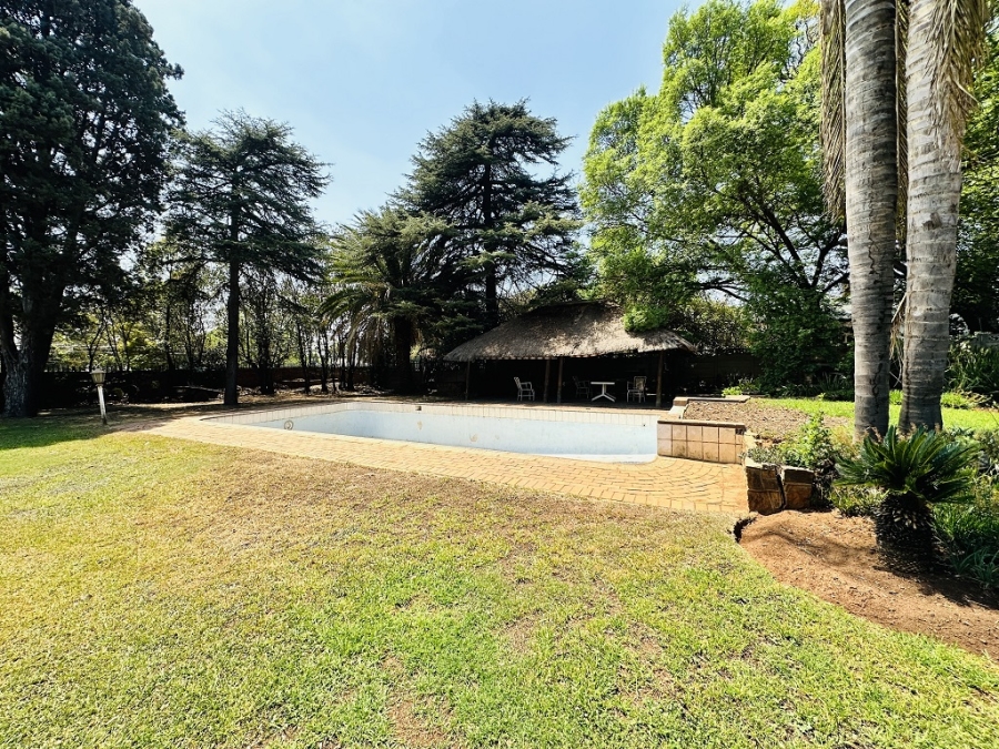 5 Bedroom Property for Sale in Denlee Gauteng