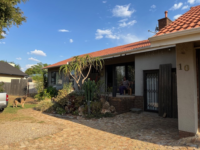 4 Bedroom Property for Sale in Buurendal Gauteng