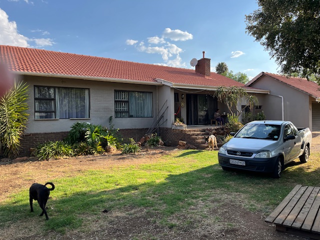 4 Bedroom Property for Sale in Buurendal Gauteng