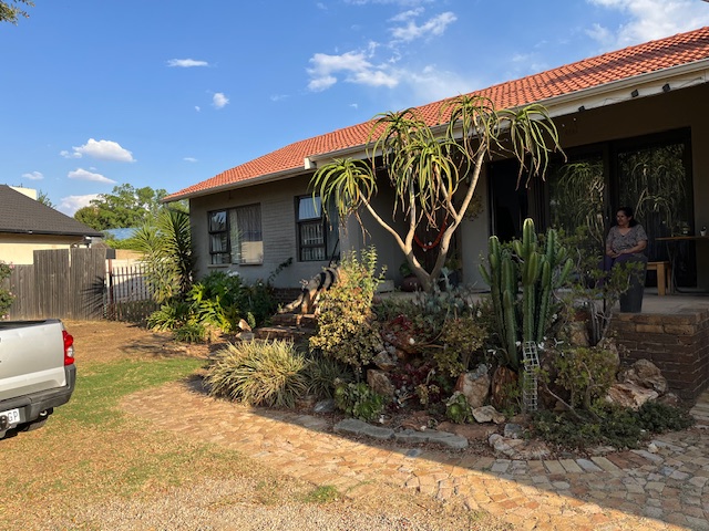 4 Bedroom Property for Sale in Buurendal Gauteng