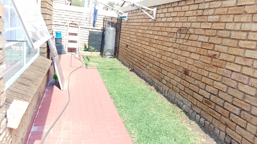 To Let 2 Bedroom Property for Rent in Celtisdal Gauteng