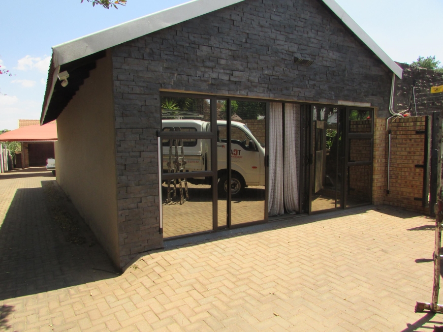 3 Bedroom Property for Sale in Greenhills Gauteng