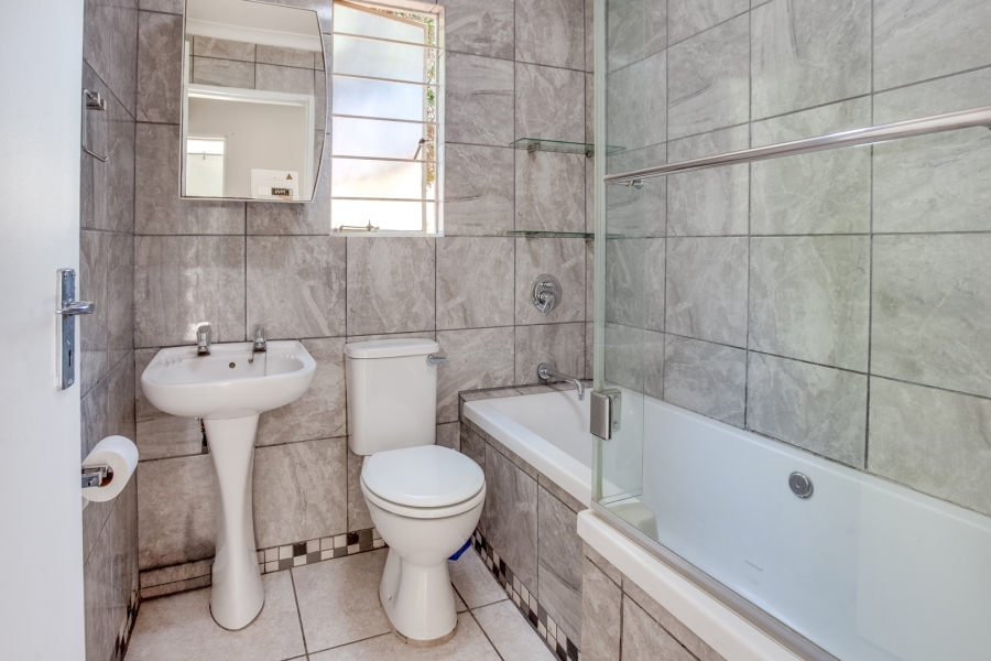 2 Bedroom Property for Sale in Douglasdale Gauteng