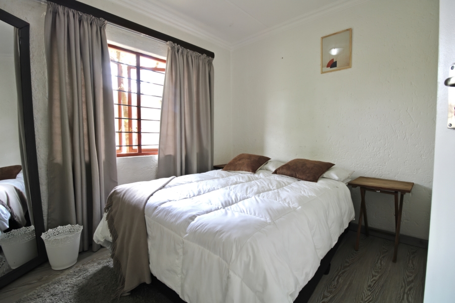 2 Bedroom Property for Sale in Magaliessig Gauteng