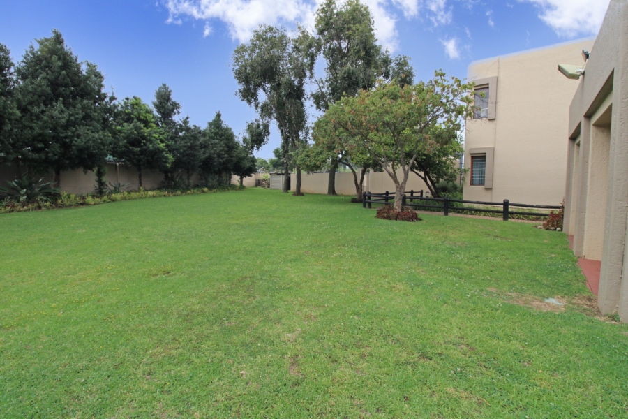 2 Bedroom Property for Sale in Magaliessig Gauteng