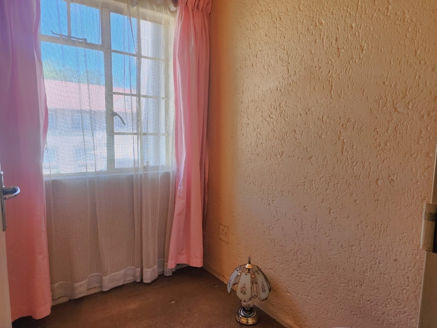 1 Bedroom Property for Sale in Rewlatch Gauteng