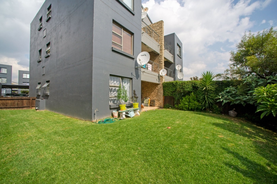 2 Bedroom Property for Sale in Waterstone Park Gauteng