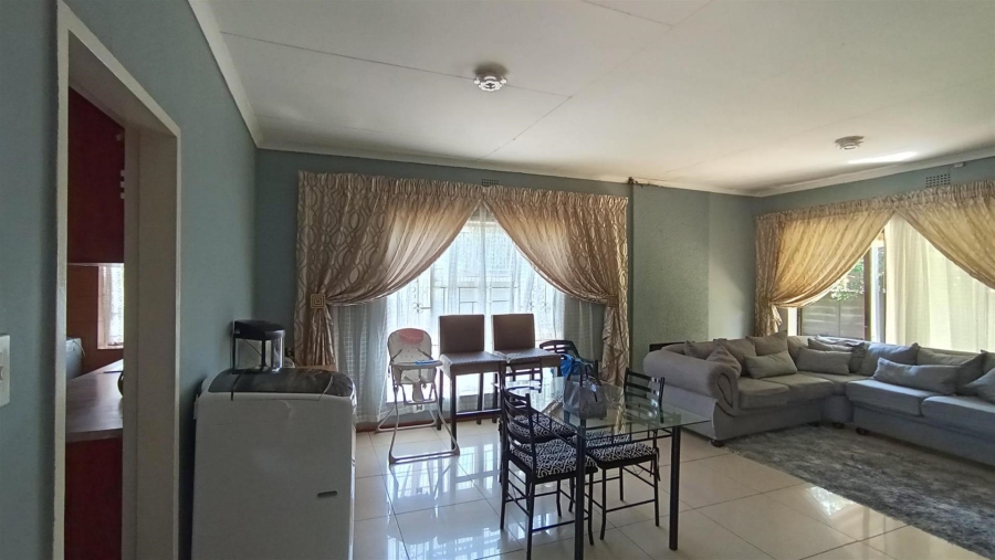 3 Bedroom Property for Sale in Birchleigh North Gauteng