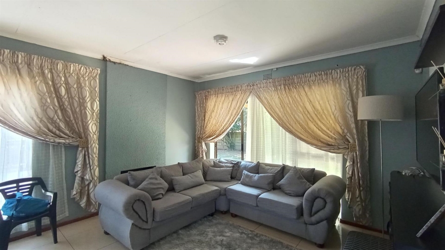 3 Bedroom Property for Sale in Birchleigh North Gauteng