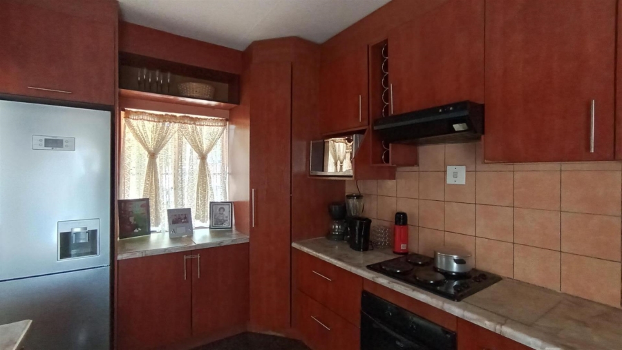 3 Bedroom Property for Sale in Birchleigh North Gauteng