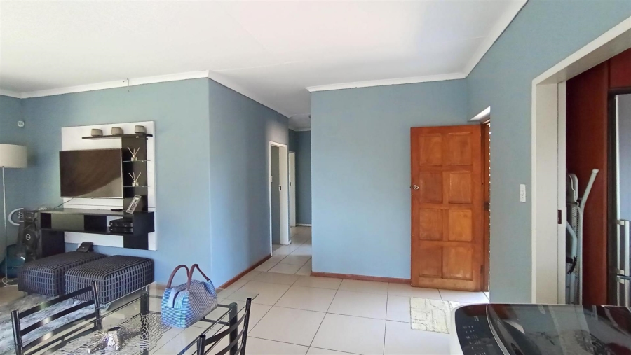 3 Bedroom Property for Sale in Birchleigh North Gauteng