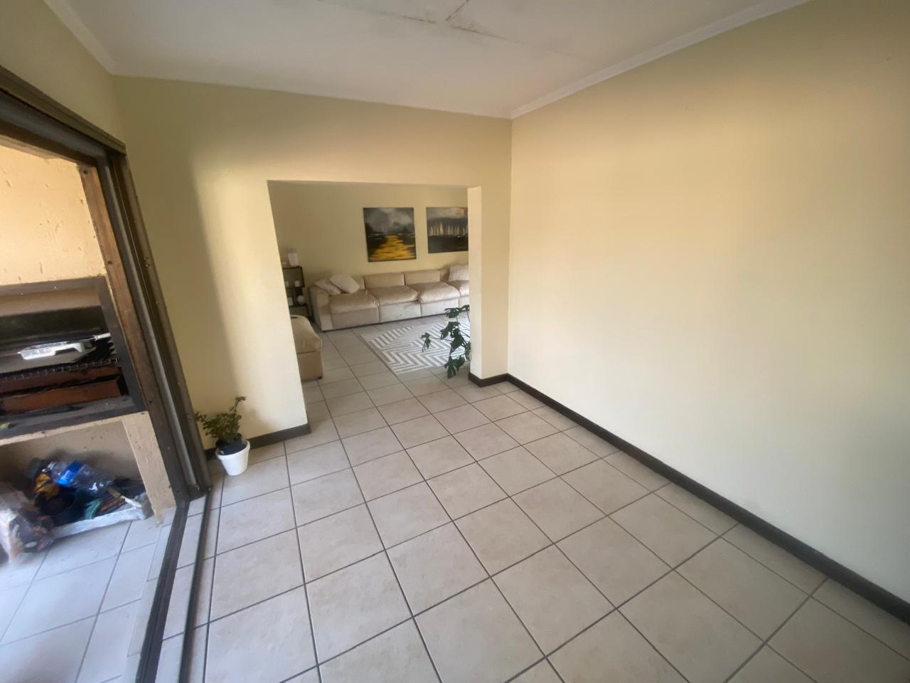 2 Bedroom Property for Sale in Sunninghill Gauteng