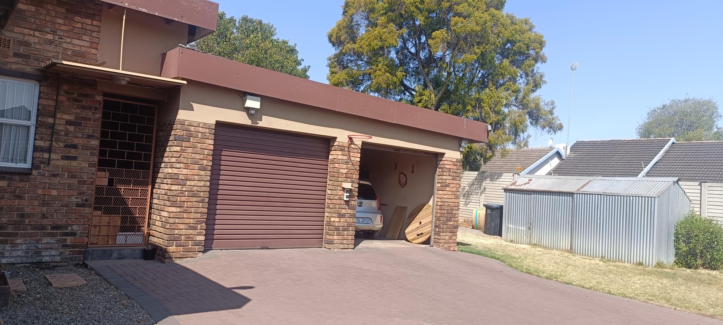 4 Bedroom Property for Sale in Vanderbijlpark SE 2 Gauteng