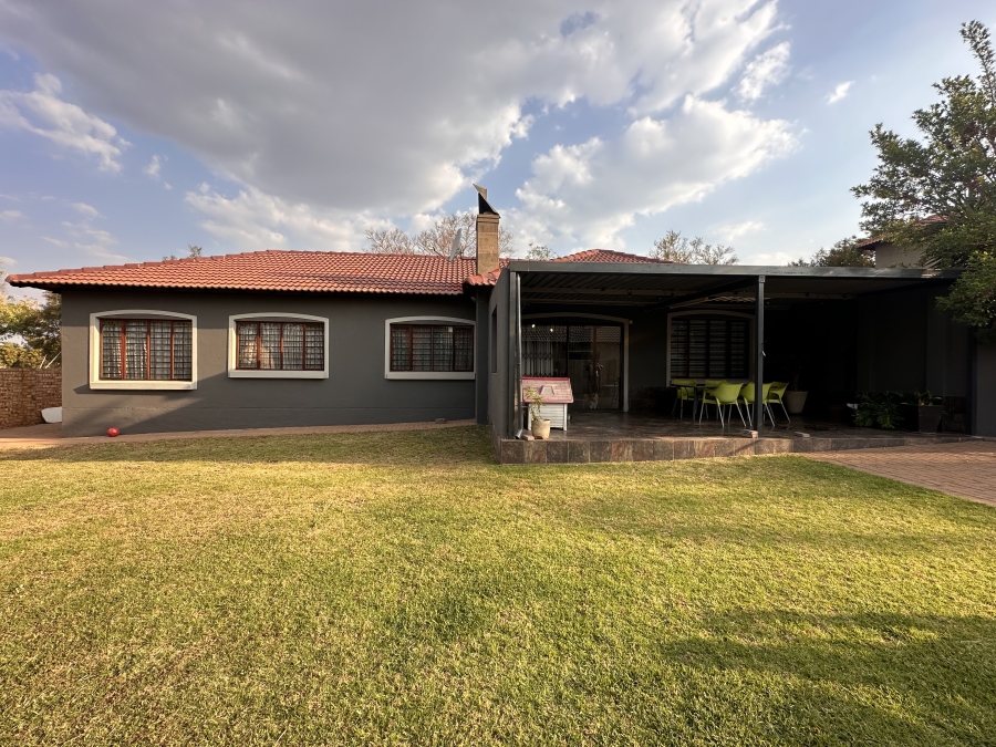 3 Bedroom Property for Sale in Thatchfield Estate Gauteng