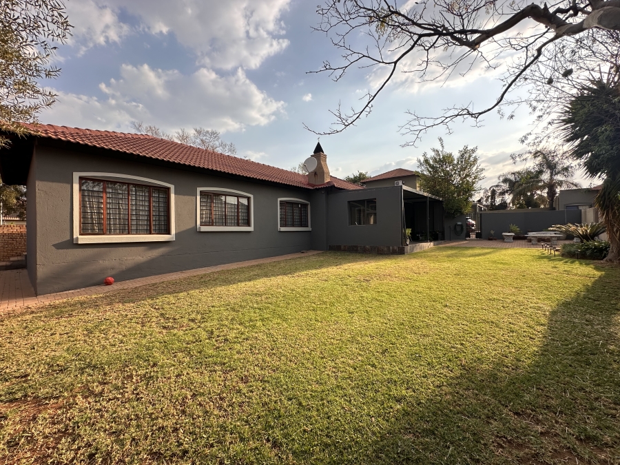 3 Bedroom Property for Sale in Thatchfield Estate Gauteng