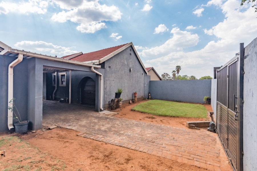 3 Bedroom Property for Sale in Fleurhof Gauteng