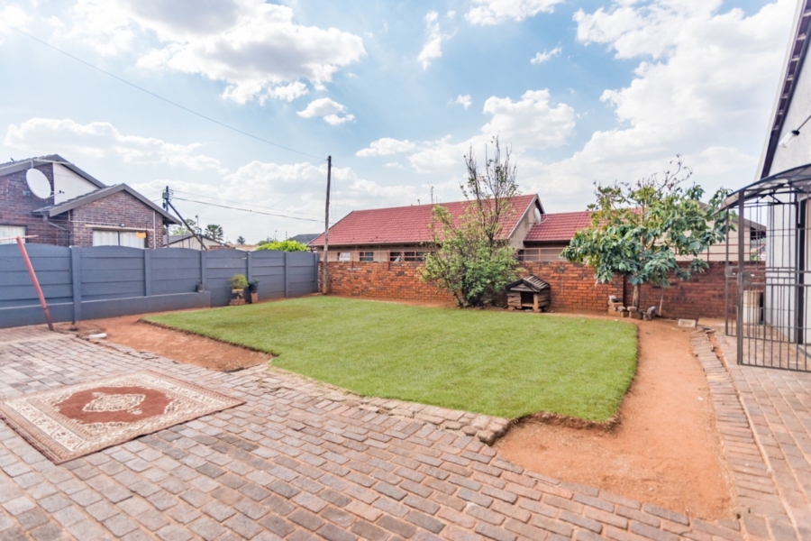 3 Bedroom Property for Sale in Fleurhof Gauteng