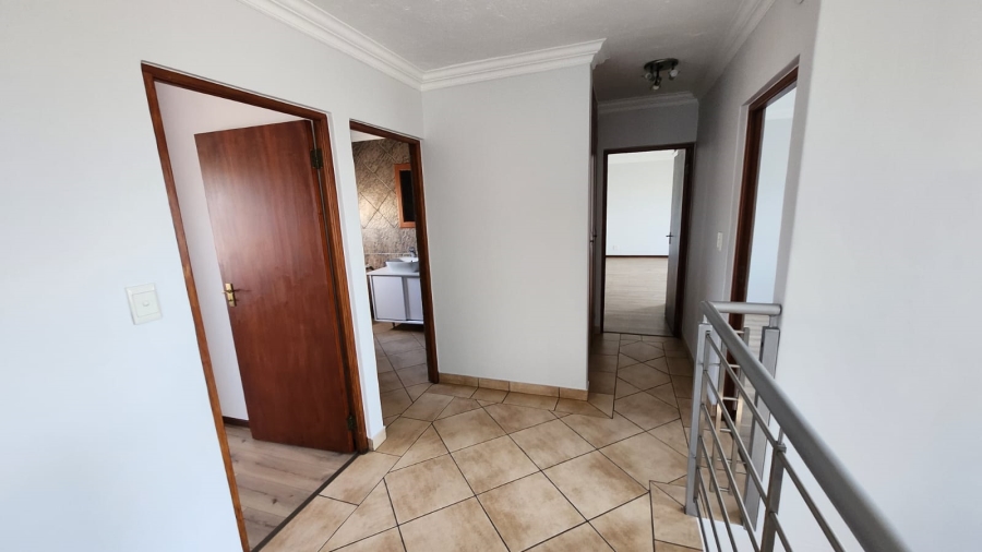 4 Bedroom Property for Sale in Eldoraigne Gauteng