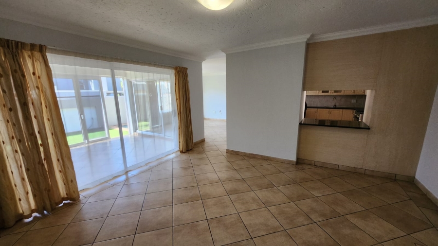 4 Bedroom Property for Sale in Eldoraigne Gauteng