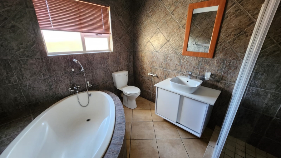 4 Bedroom Property for Sale in Eldoraigne Gauteng