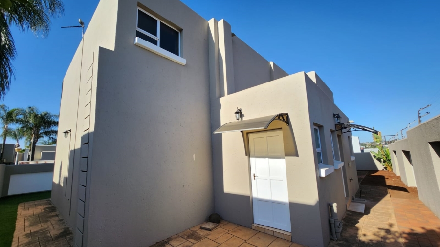 4 Bedroom Property for Sale in Eldoraigne Gauteng