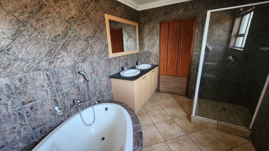 4 Bedroom Property for Sale in Eldoraigne Gauteng