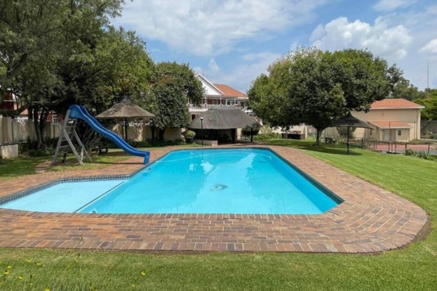 1 Bedroom Property for Sale in Bryanston Gauteng