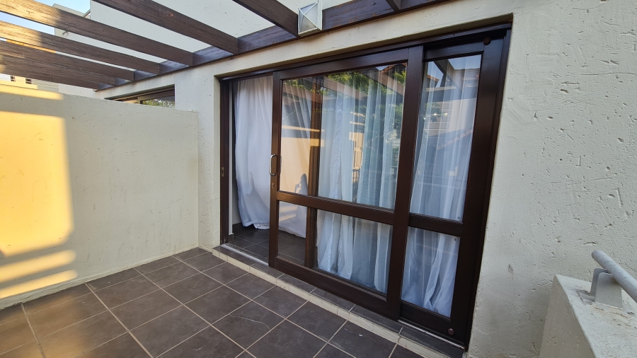 To Let 1 Bedroom Property for Rent in Fourways Gauteng