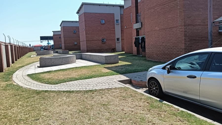 2 Bedroom Property for Sale in Esther Park Gauteng