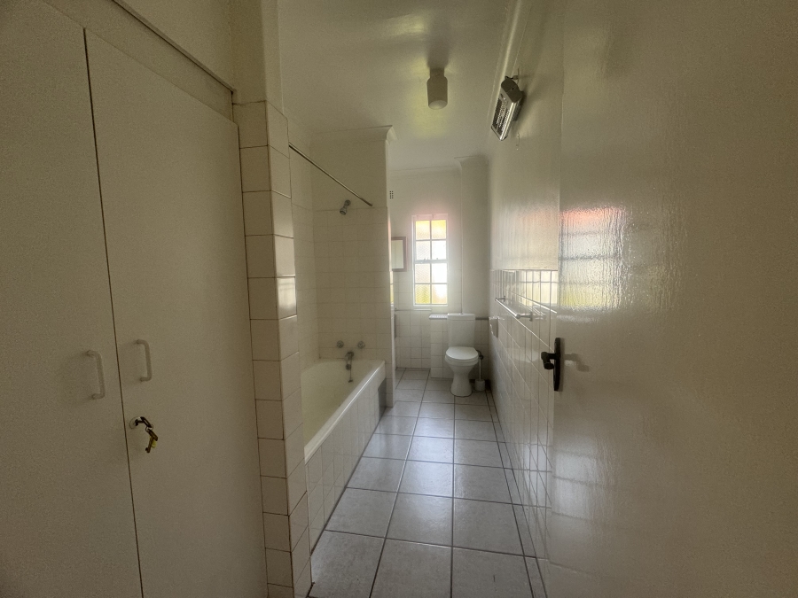 3 Bedroom Property for Sale in Parkhill Gardens Gauteng