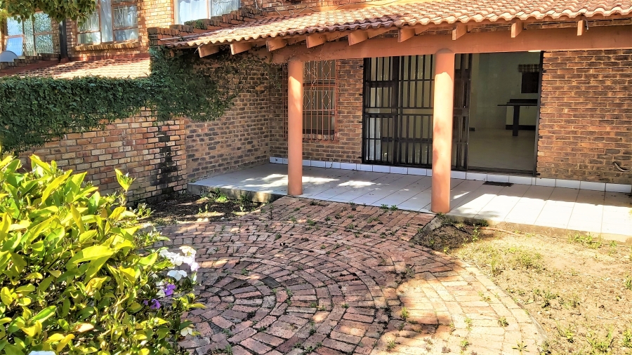 To Let 4 Bedroom Property for Rent in Rivonia Gauteng