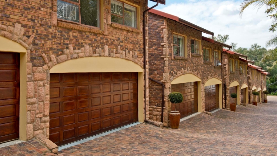 To Let 4 Bedroom Property for Rent in Rivonia Gauteng